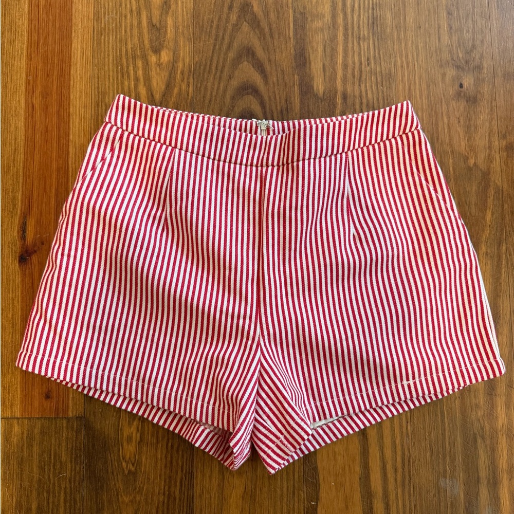 TCEC Red and White Striped High Waist Shorts, women’s M